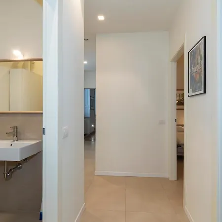 Apartment Luxury Near Duomo Italia 38 Milan