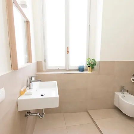 Luxury Near Duomo Italia 38 Apartment Milan